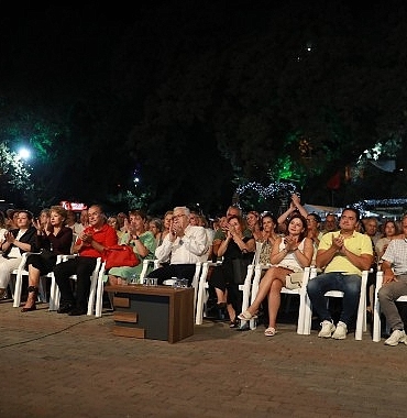 6-burhaniye-kitap-fuari-sona-erdi.jpg