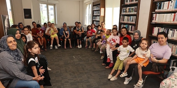 Anneler ve çocuklar yaz tatilinde kütüphanelerde buluşuyor