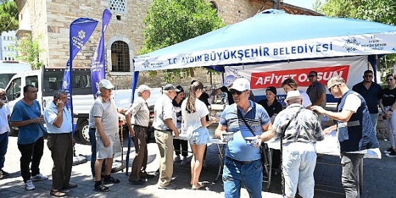 Aydın Büyükşehir Belediyesi’nden Vatandaşlara Aşure İkramı
