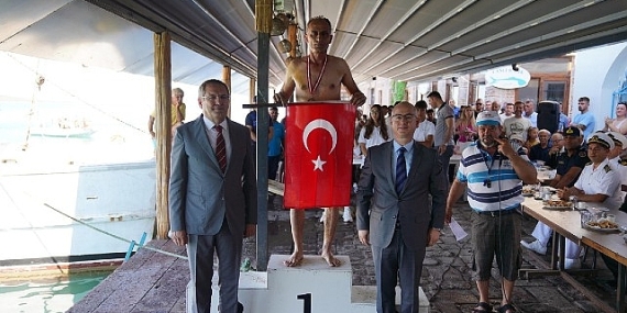 Ayvalık’ta 99. Denizcilik ve Kabotaj Bayramı coşkuyla kutlandı.