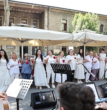 bagcilar-belediyesi-turk-halk-muzigi-korosundan-darulacezede-anlamli-konser.jpg