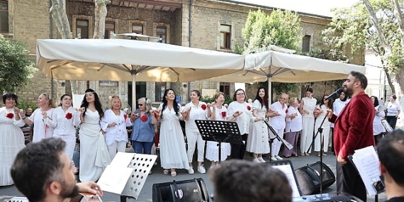 Bağcılar Belediyesi Türk Halk Müziği Korosu’ndan Darülaceze’de Anlamlı Konser