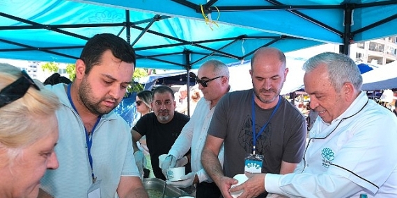 Başkan Şadi Özdemir’den aşure ikramı