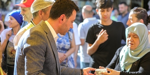 Bayraklı’da aşure bereketi