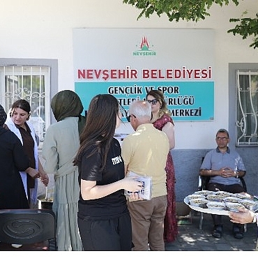 bolluk-ve-bereketin-sembolu-asure-ikram-edildi.jpg