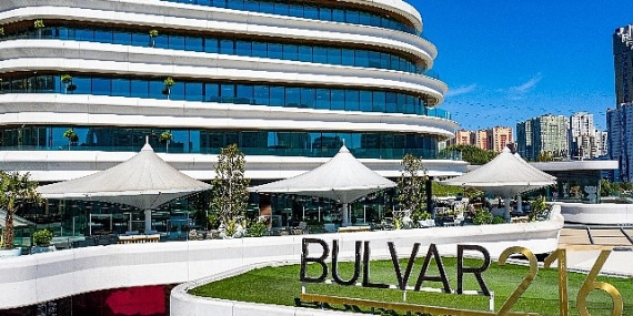 Bulvar 216’da Yaz Akşamları Müzik, Atölye ve Dansla Renkleniyor