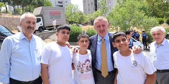 Büyükakın, Gebze’de aşure dağıttı