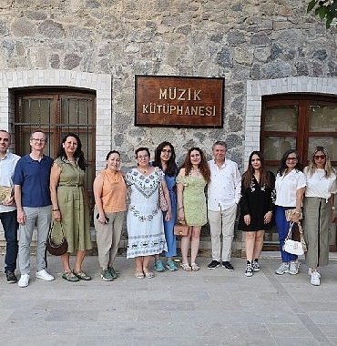 buyuksehirin-yazarlik-atolyesi-anlatilmayan-oykuler-kitabiyla-ilk-meyvesini-verdi.jpg