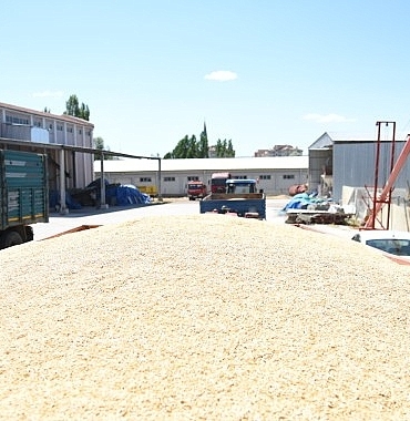 ciftcimizin-emegi-kutsaldir.jpg