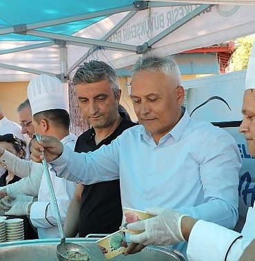 edremit-belediyesinde-asure-hayirlari-basladi.jpg