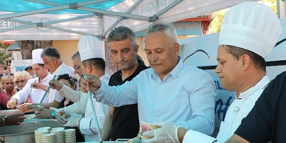 Edremit Belediyesi’nde aşure hayırları başladı