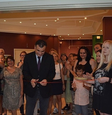 eude-seramik-ve-cam-tasarimi-sergisi-sanatseverlerle-bulustu.jpg