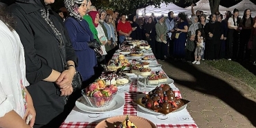 farkliliklarin-zenginlige-donustugu-festivalde-dorduncu-gun-geride-kaldi.jpg