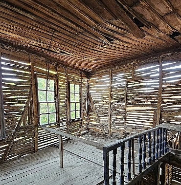 golcuk-saraylinin-simgelerinden-olan-tarihi-bina-restore-edilecek.jpg