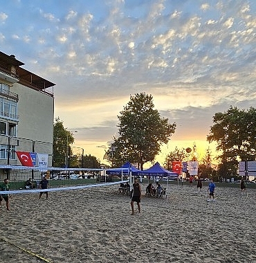 golcukte-her-yil-senlige-donusen-turnuva-basladi.jpg