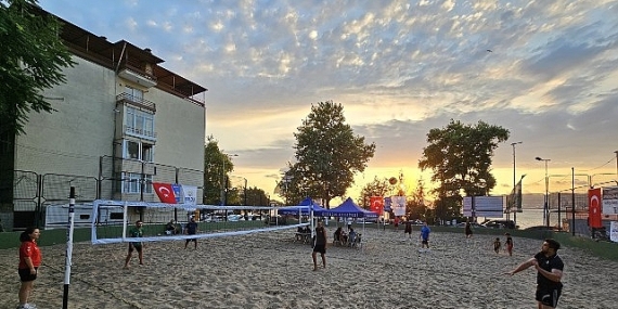 Gölcük’te Her Yıl Şenliğe Dönüşen Turnuva Başladı