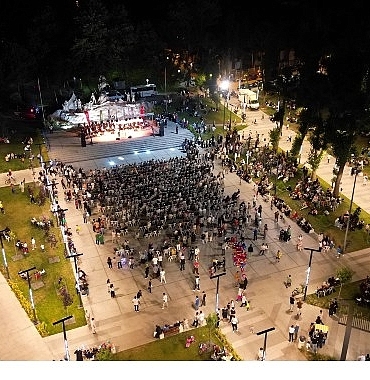 inegol-belediyesi-tsm-korosundan-kulaklarin-pasini-silen-konser.jpg