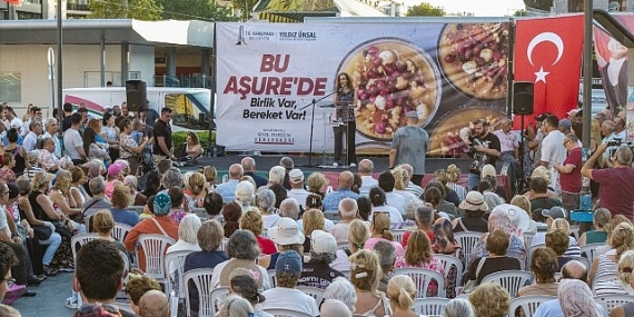 Karşıyaka’da anlamlı buluşma: Aşure kazanı dostluk ve barış için karıldı