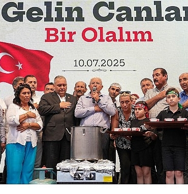 keciorende-kerbela-sehitleri-anildi-asure-ve-lokmalar-paylasildi.jpg
