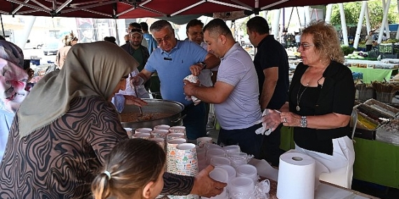 Kemer Belediyesi’nin aşure ikram programı başladı