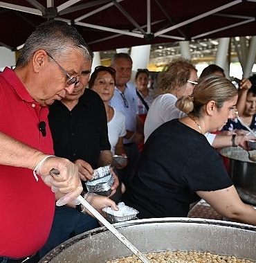 kemer-belediyesinin-asure-ikramlari-suruyor.jpg
