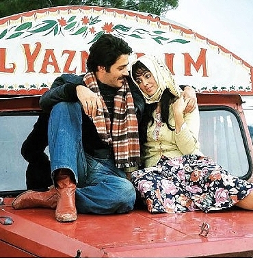 kervansaray-arkasinda-acik-havada-sinema-keyfi.jpg