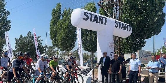 Konya’da düzenlenen Mustafa Ayyorkun Türkiye Yol Şampiyonası’nda Parabisiklet Startı Verildi