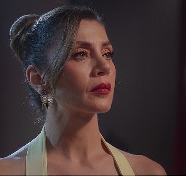 netflix-oyuncu-kadrosu-ve-etkileyici-hikayesiyle-merak-uyandiran-gelecege-mektuplarin-fragmanini-yayinladi.jpg