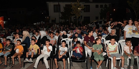 Osmangazi Belediyesi’nin sinema gecelerine yoğun ilgi