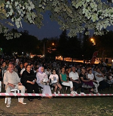 osmangazide-cocuklar-acik-hava-sinemasinda-bulustu.jpg