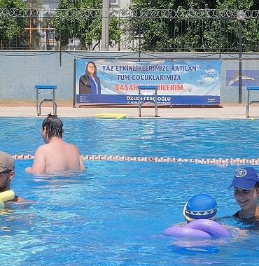 otizmin-farkinda-cocuklarin-yaninda-baskan-cercioglundan-anlamli-destek.jpg