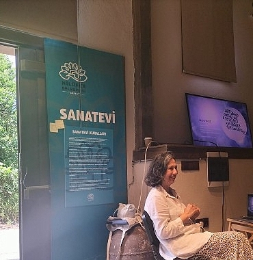 sanatcinin-galaksi-rehberi-programi-tamamlandi.jpg