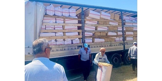 Urla Belediyesinden Zeytineli’ne 19 Ton Saman Desteği