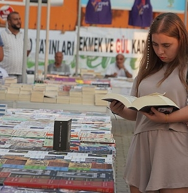 7-edremit-kitap-fuari-18-24-agustosta.jpg
