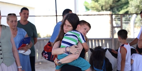 Başkan Denizli özel gereksinimli çocuklarla at çiftliği gezisinde buluştu