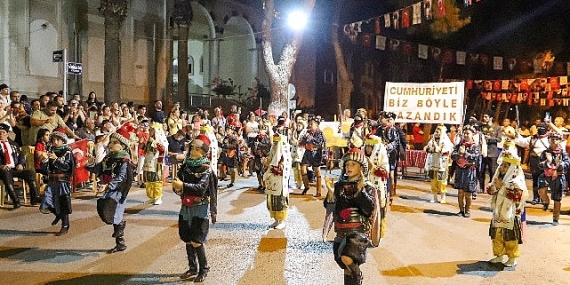 Bayındır’da 30 Ağustos Zafer Bayramı törenlerle kutlandı