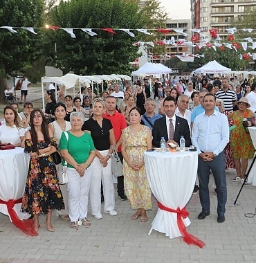 bayraklida-kadin-emegi-ve-dayanisma-gunleri-basladi.jpg