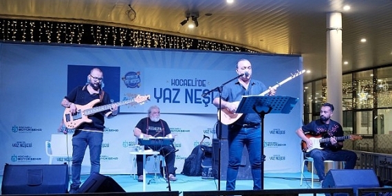 Bu konser Kocaelilileri mest etti