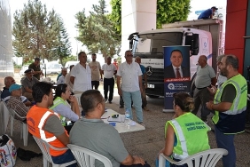 buyuksehir-alanyali-ciftcilere-10-ton-kaolin-kili-dagitti.jpg