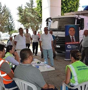 buyuksehir-alanyali-ciftcilere-10-ton-kaolin-kili-dagitti.jpg