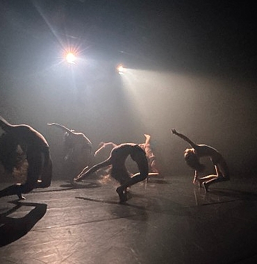 cagdas-dans-sanatcisi-koreograf-ve-egitmen-doc-asli-ozturkten-kiz-dogdu-iii-7-istanbul-fringe-festival-sahnesindem.jpg