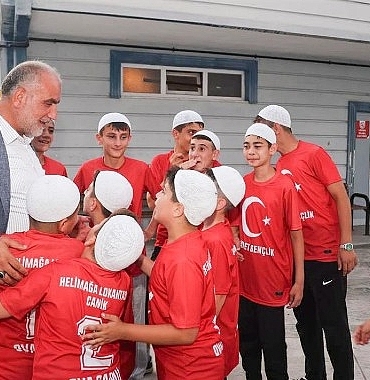 canikte-yaz-dolu-dizgin.jpg