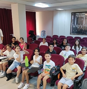 cigli-belediyesi-genclik-tiyatrosu-yeni-sezon-icin-calismalara-basladi.jpg