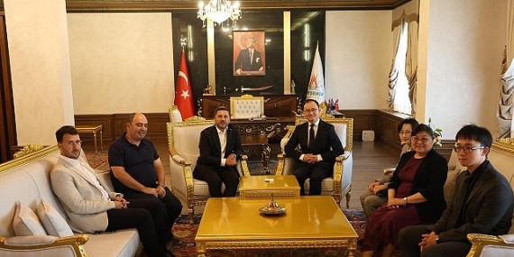 Çin Halk Cumhuriyeti Büyükelçisi Xuebin, Belediye Başkanı Arı’yı Ziyaret Etti
