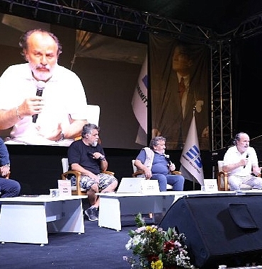 edremit-kitap-fuarinda-6-gun-edebiyat-sanat-ve-gazeteciligin-buyuk-bulusmasi.jpg