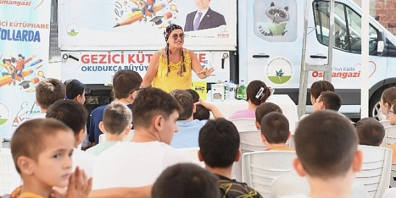 Gezici Kütüphane çocukları bilgiyle donatıyor