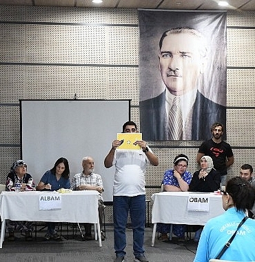 haciveliler-koyune-ataturk-bustu.jpg