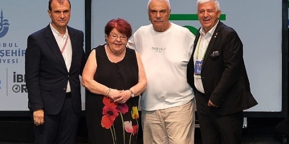 Halil Ergün ve Defne Yalnız’a ‘Yaşam Boyu Başarı Ödülü’ verildi