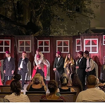 inegol-belediyesi-sehir-tiyatrosu-urla-festivalinde.jpg
