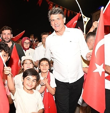kartepede-30-agustos-zafer-bayrami-coskusu.jpg